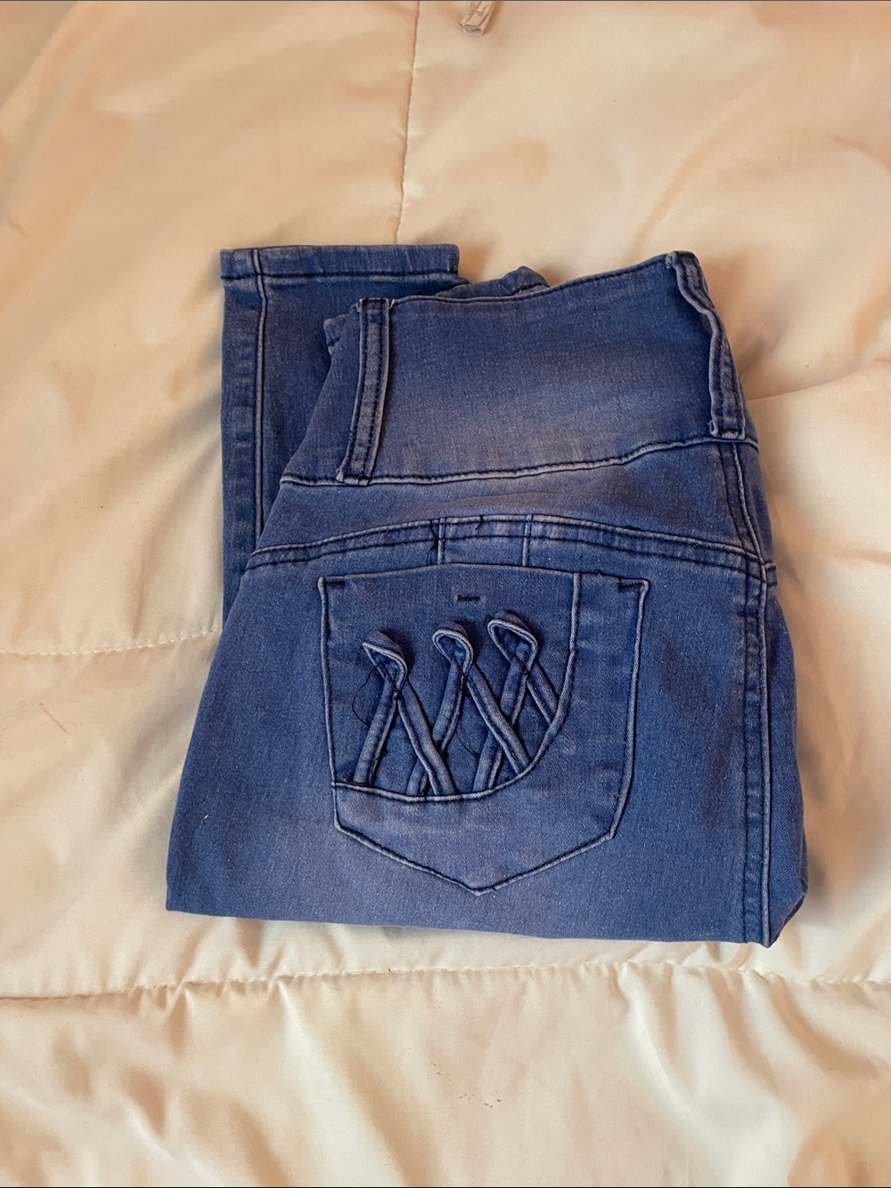Women's Blue Denim Jeans with Embroidered Back Pocketbook size 5